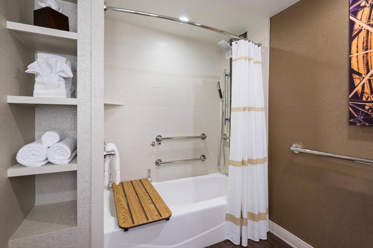 Baton Rouge Marriott - image 6