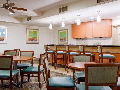 Wyndham Garden Baton Rouge - image 35