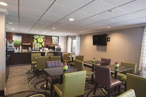 La Quinta by Wyndham Baton Rouge Siegen Lane - image 18