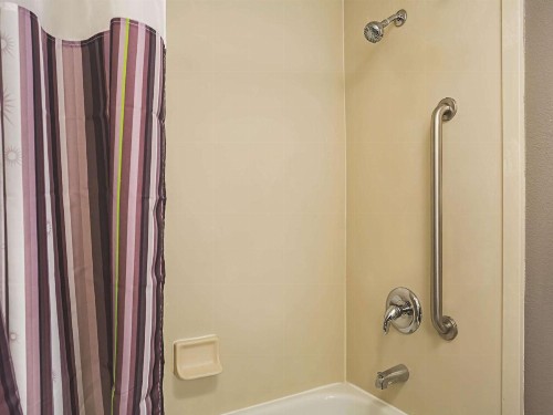 La Quinta by Wyndham Baton Rouge Siegen Lane - image 20