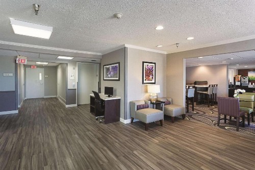 La Quinta by Wyndham Baton Rouge Siegen Lane - image 21