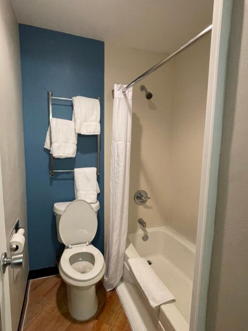 La Quinta by Wyndham Baton Rouge Siegen Lane - image 4