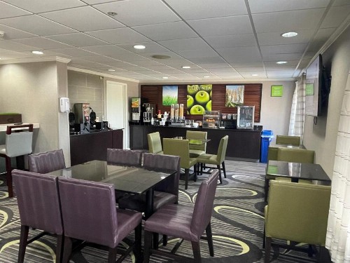 La Quinta by Wyndham Baton Rouge Siegen Lane - image 9