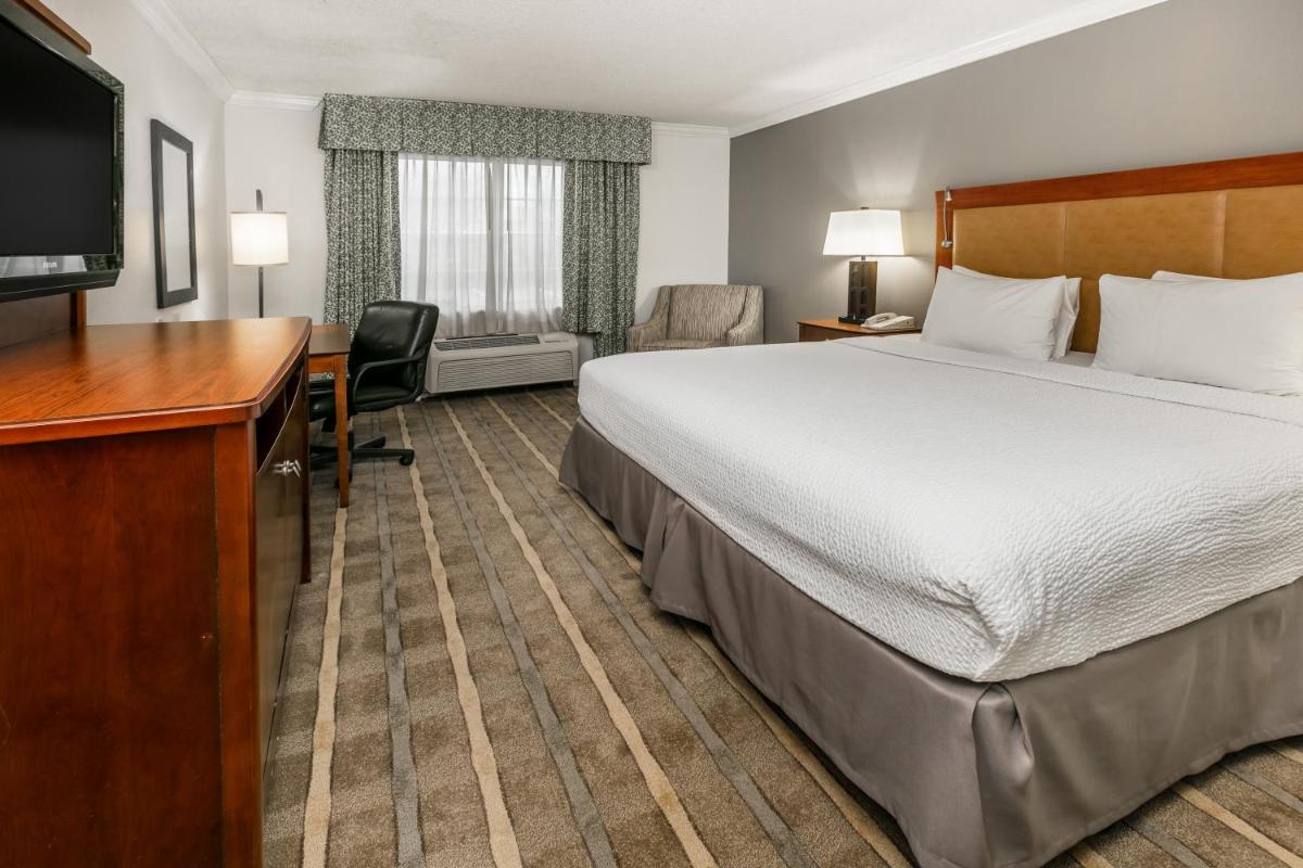 Richmond Inn & Suites Trademark Collection by Wyndham - image 7