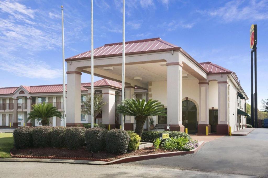 Super 8 by Wyndham Baton Rouge/I-12 - main image