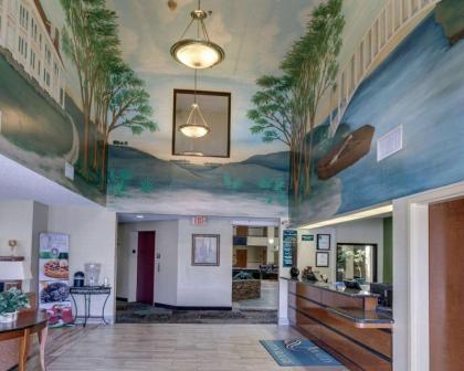 Quality Suites Baton Rouge East - Denham Springs - image 12