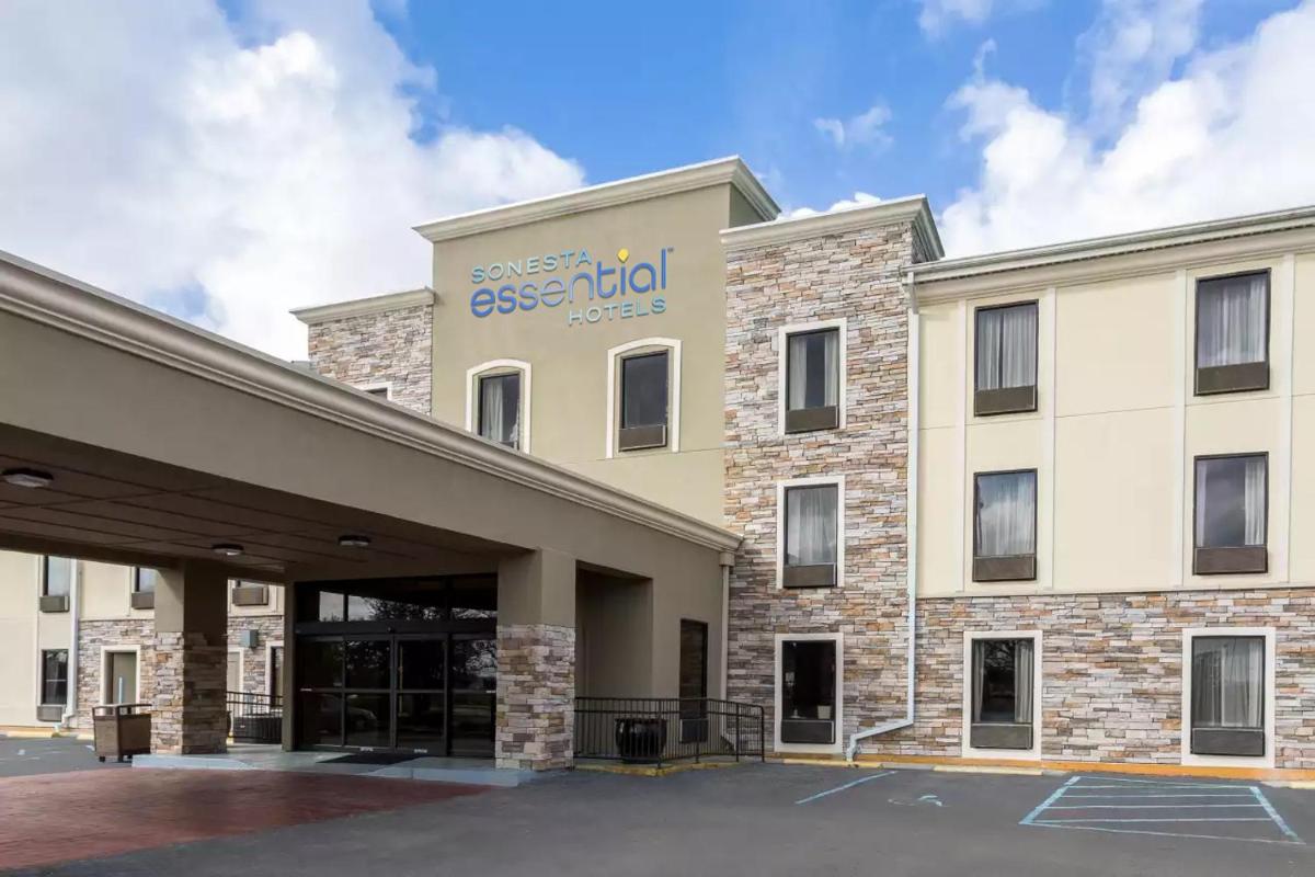 Comfort Inn & Suites Baton Rouge Airport - image 2