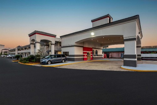 Super 8 by Wyndham Baton Rouge/I-10 - image 18