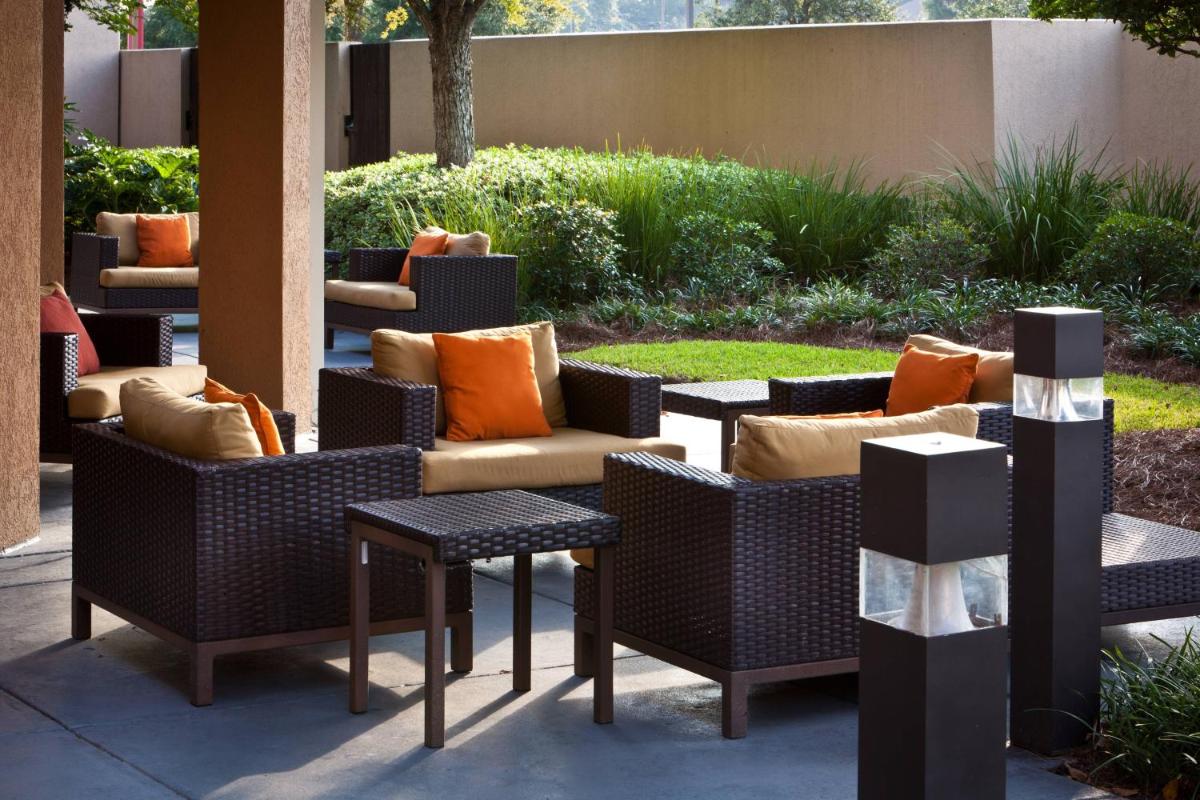 Courtyard Baton Rouge Siegen Lane - image 2