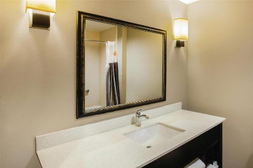 La Quinta by Wyndham Baton Rouge Denham Springs - image 17