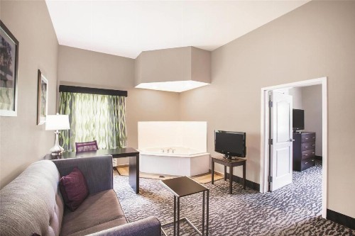 La Quinta by Wyndham Baton Rouge Denham Springs - image 22