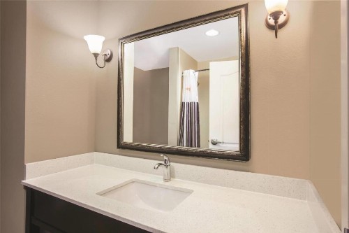 La Quinta by Wyndham Baton Rouge Denham Springs - image 24