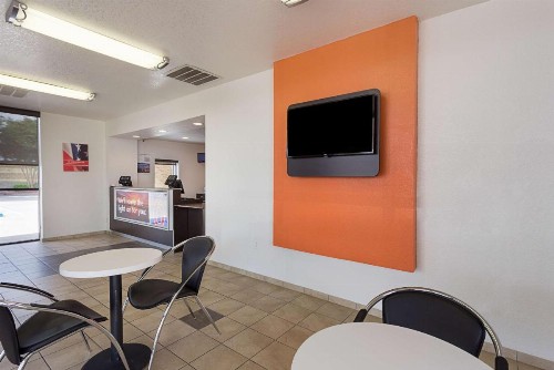 Motel 6 Baton Rouge Southeast - image 15