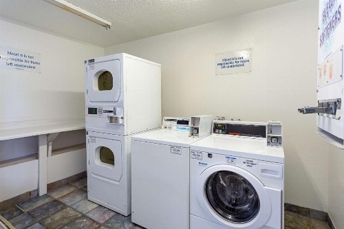 Motel 6 Baton Rouge Southeast - image 21