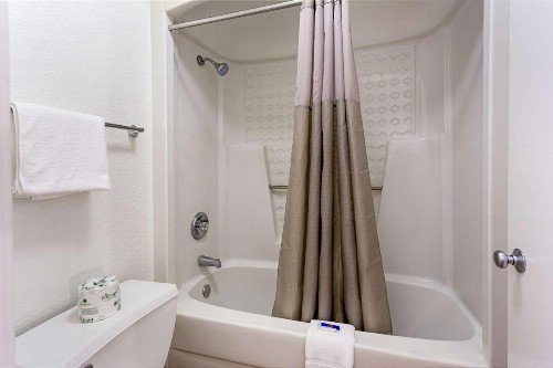 Motel 6 Baton Rouge Southeast - image 22