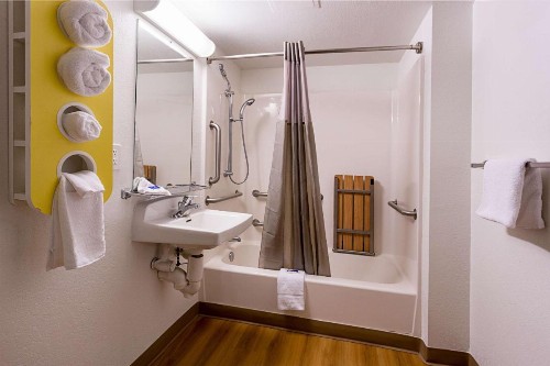 Motel 6 Baton Rouge Southeast - image 8