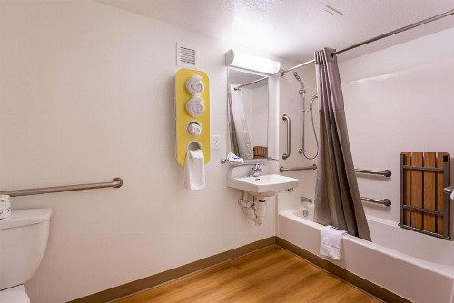 Motel 6 Baton Rouge Southeast - image 9