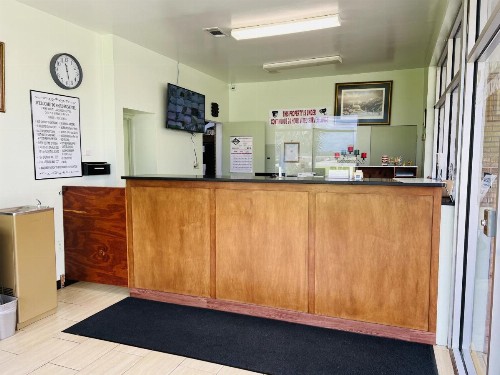 The Shades Motel - image 13