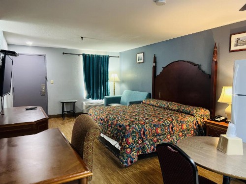 The Shades Motel - image 22