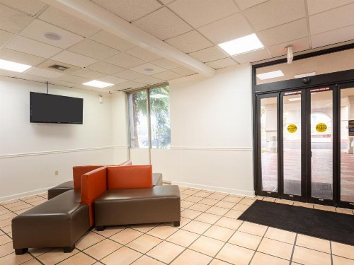 OYO Hotel Baton Rouge - Mead Rd