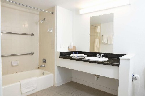 Americas Best Value Inn Baton Rouge Airline - image 12