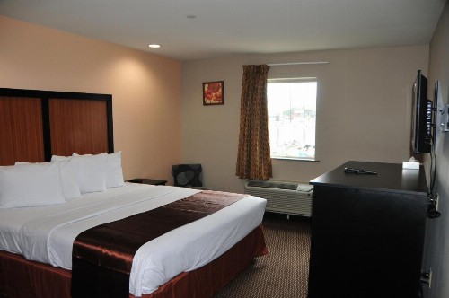 Paradise Inn & Suites - image 16