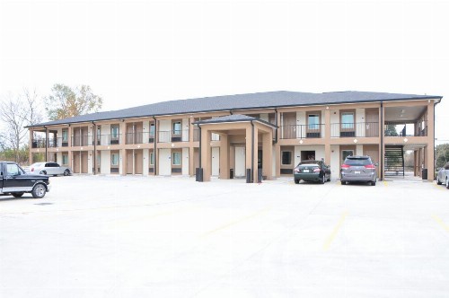 Paradise Inn & Suites - image 19