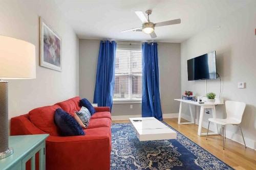 Highly Desired Travel Condo Comfy King Bed - image 1