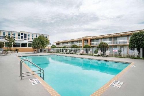 Quality Inn Baton Rouge - image 7