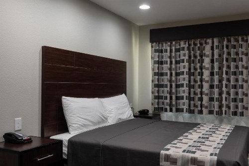 Budget Inn & Suites Baton Rouge - image 1