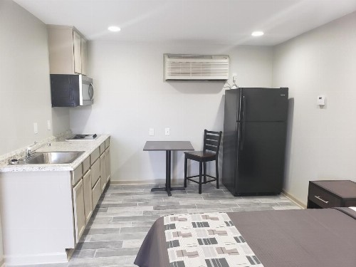 Budget Inn & Suites Baton Rouge - image 16