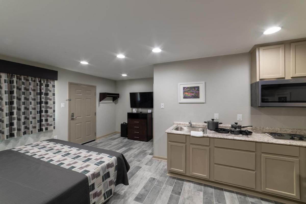 Budget Inn & Suites Baton Rouge - image 4