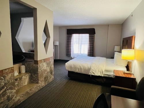 Quality Inn Battle Creek - image 11