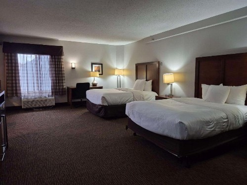 Quality Inn Battle Creek - image 25