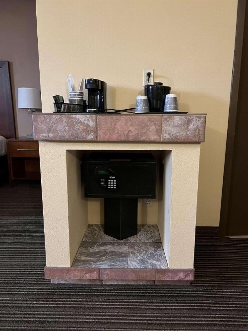 Quality Inn Battle Creek - image 27