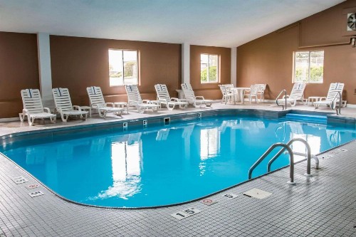 Quality Inn Battle Creek - image 30