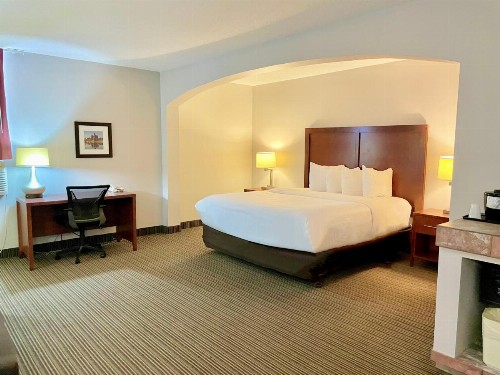 Quality Inn Battle Creek - image 4