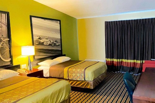 Super 8 by Wyndham Rocky Mount I-95 EXIT 145 - image 13