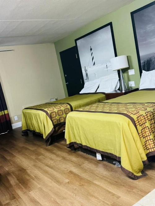 Super 8 by Wyndham Rocky Mount I-95 EXIT 145 - image 37