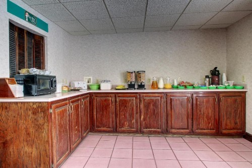 Key West Inn - Baxley - image 16