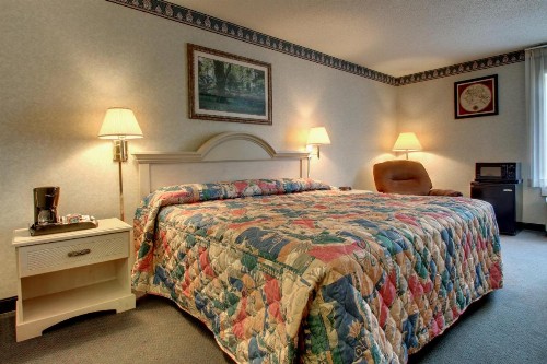 Key West Inn - Baxley - image 2