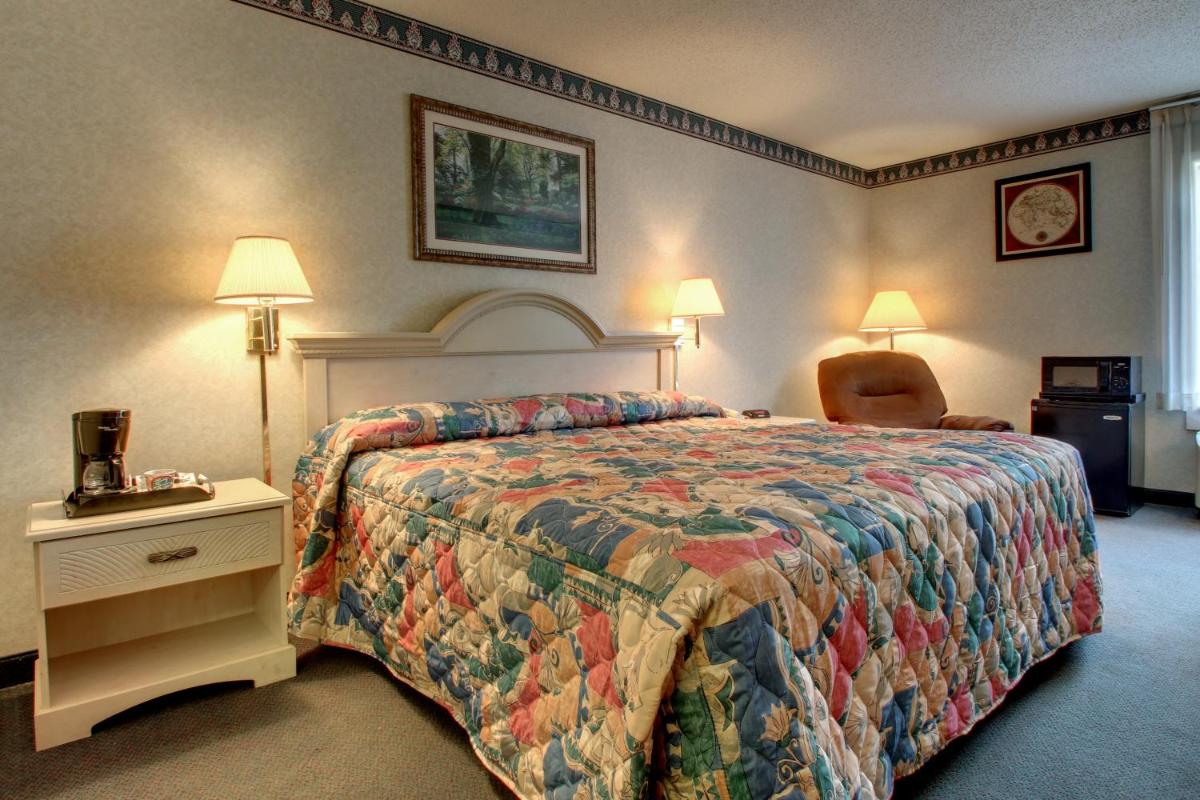 Key West Inn - Baxley - image 2