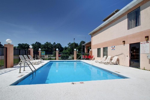 Key West Inn - Baxley - image 21