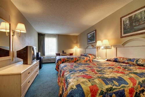 Key West Inn - Baxley - image 3