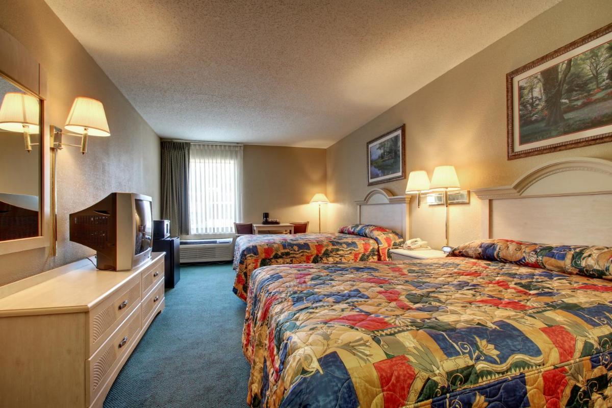 Key West Inn - Baxley - image 3