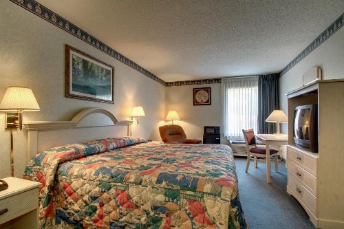Key West Inn - Baxley - image 4