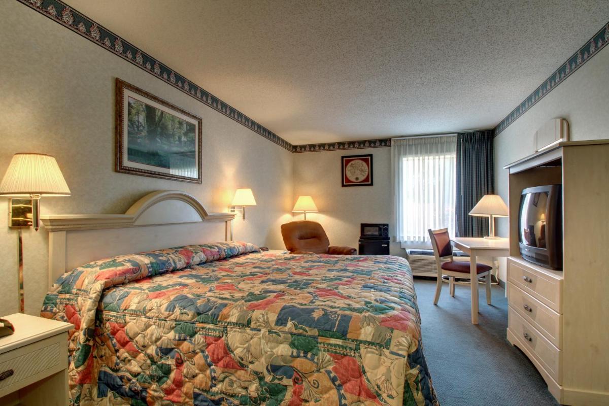 Key West Inn - Baxley - image 4