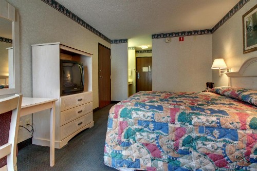 Key West Inn - Baxley - image 5
