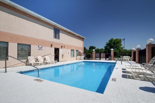 Key West Inn - Baxley - image 6