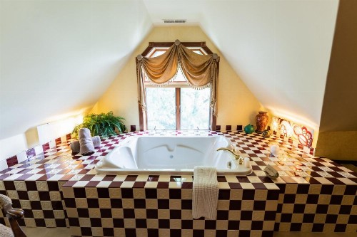 Historic Webster House Bed and Breakfast Inn - image 12